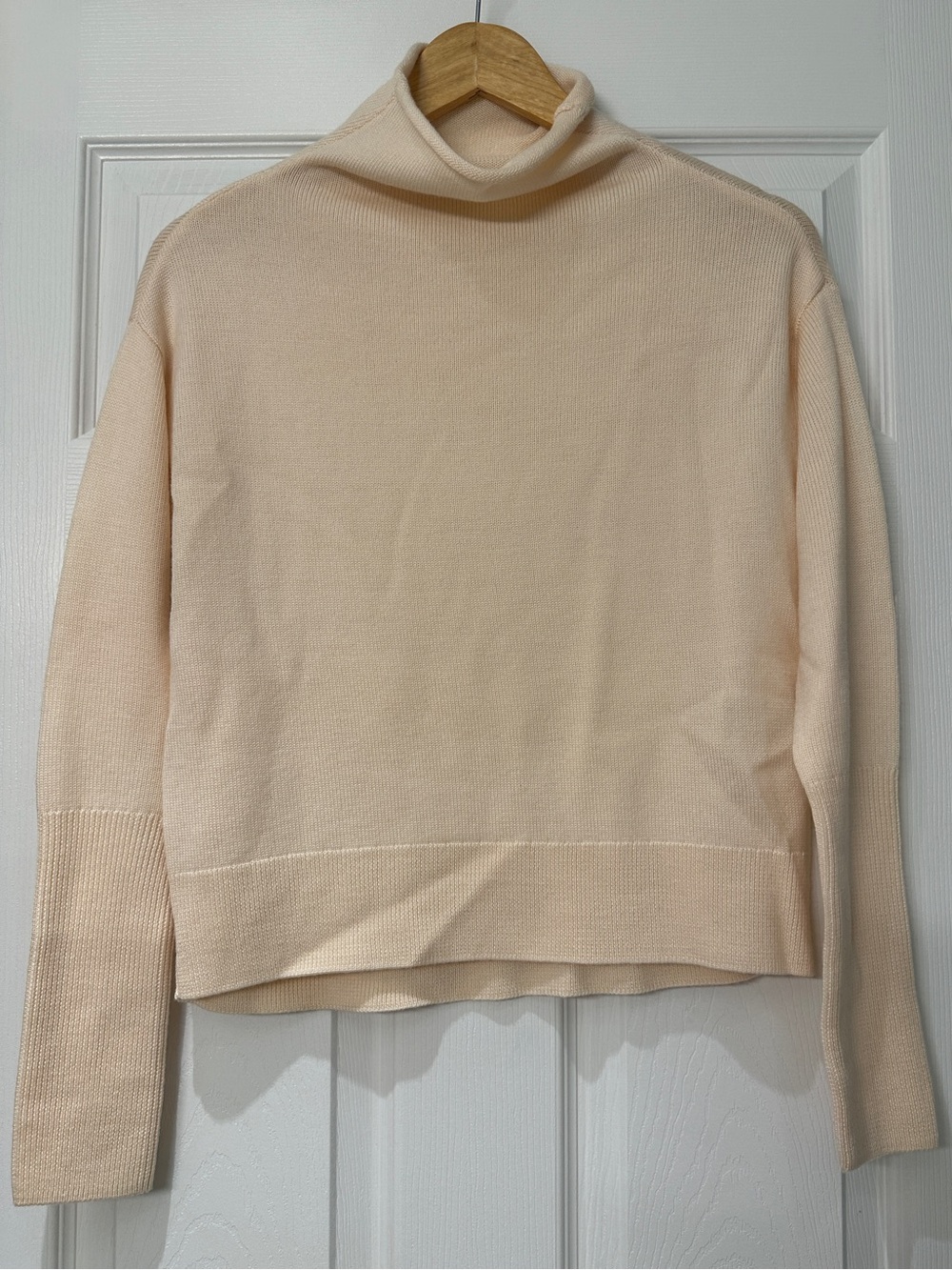 Wilfred Women's Cream Turtleneck Fine Knit Sweater